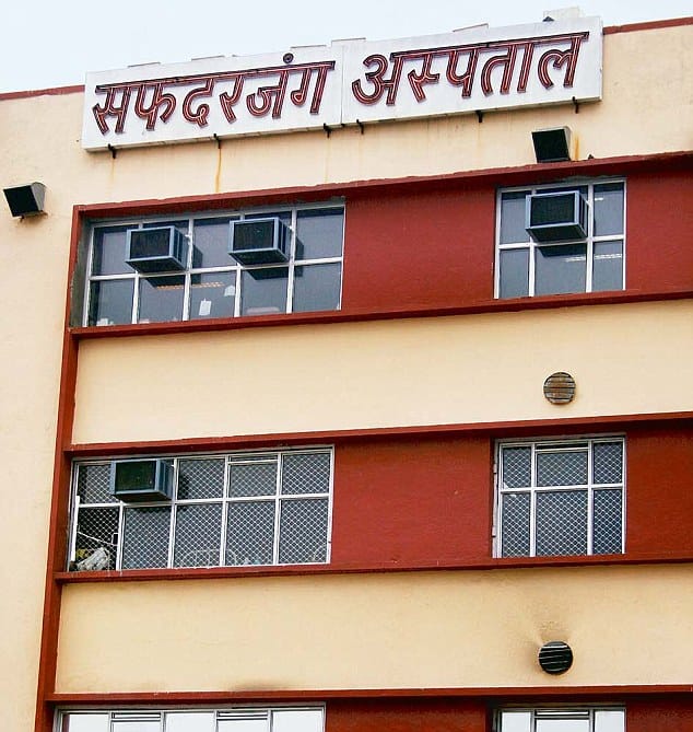 man lost his pants in safdarjung hospital  