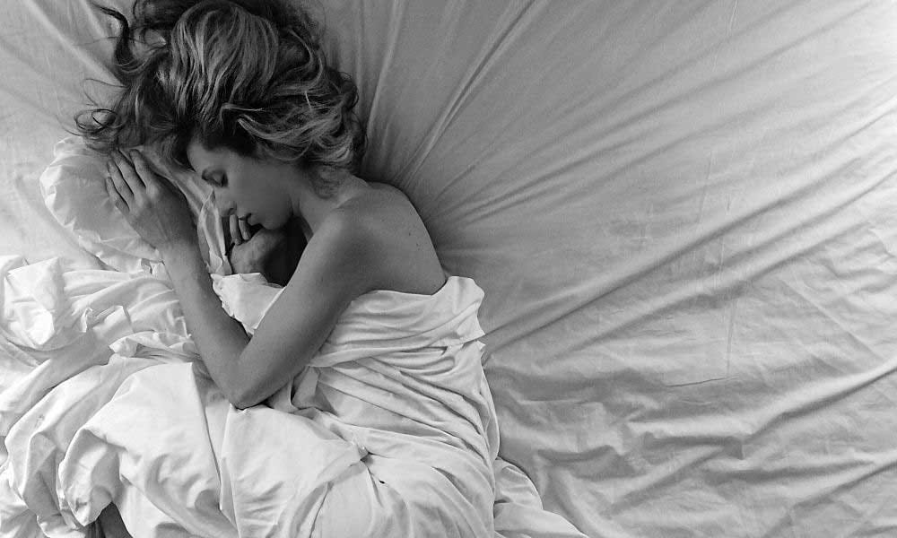 best sleeping position for health, sleeping position to get rid of back pain and snoring