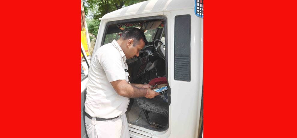 Photos: informants reported on a truck full of cow skins Rngehath smuggler arrested