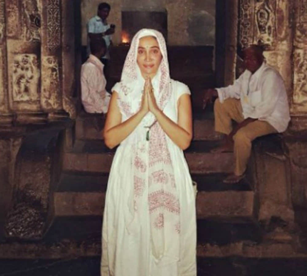 sofia hayat post her hot photo