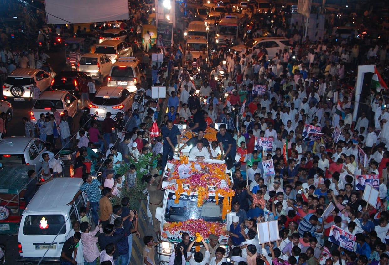 horrific jams due to rahul roadshow at kanpur
