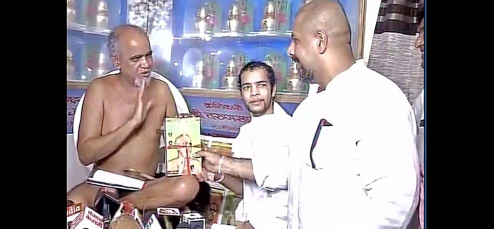 vishal dadlani apologises to jain muni tarun sagar in chandigarh