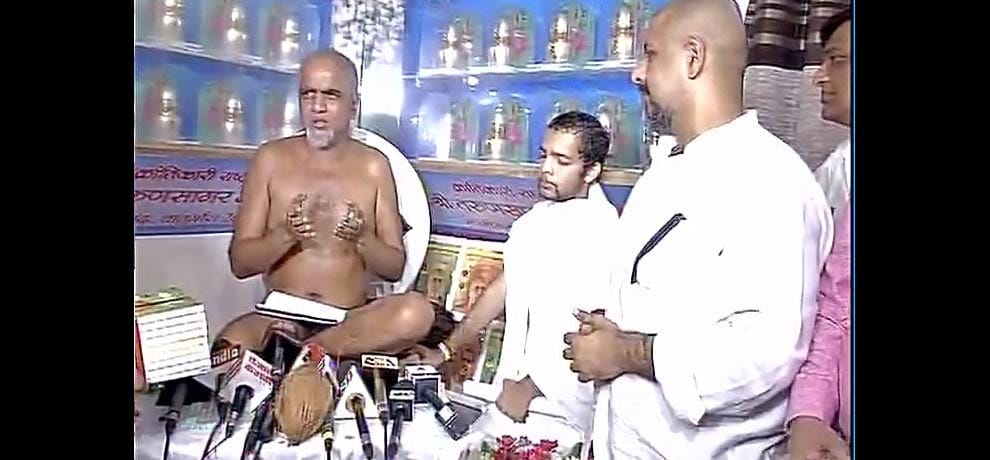 vishal dadlani apologises to jain muni tarun sagar in chandigarh
