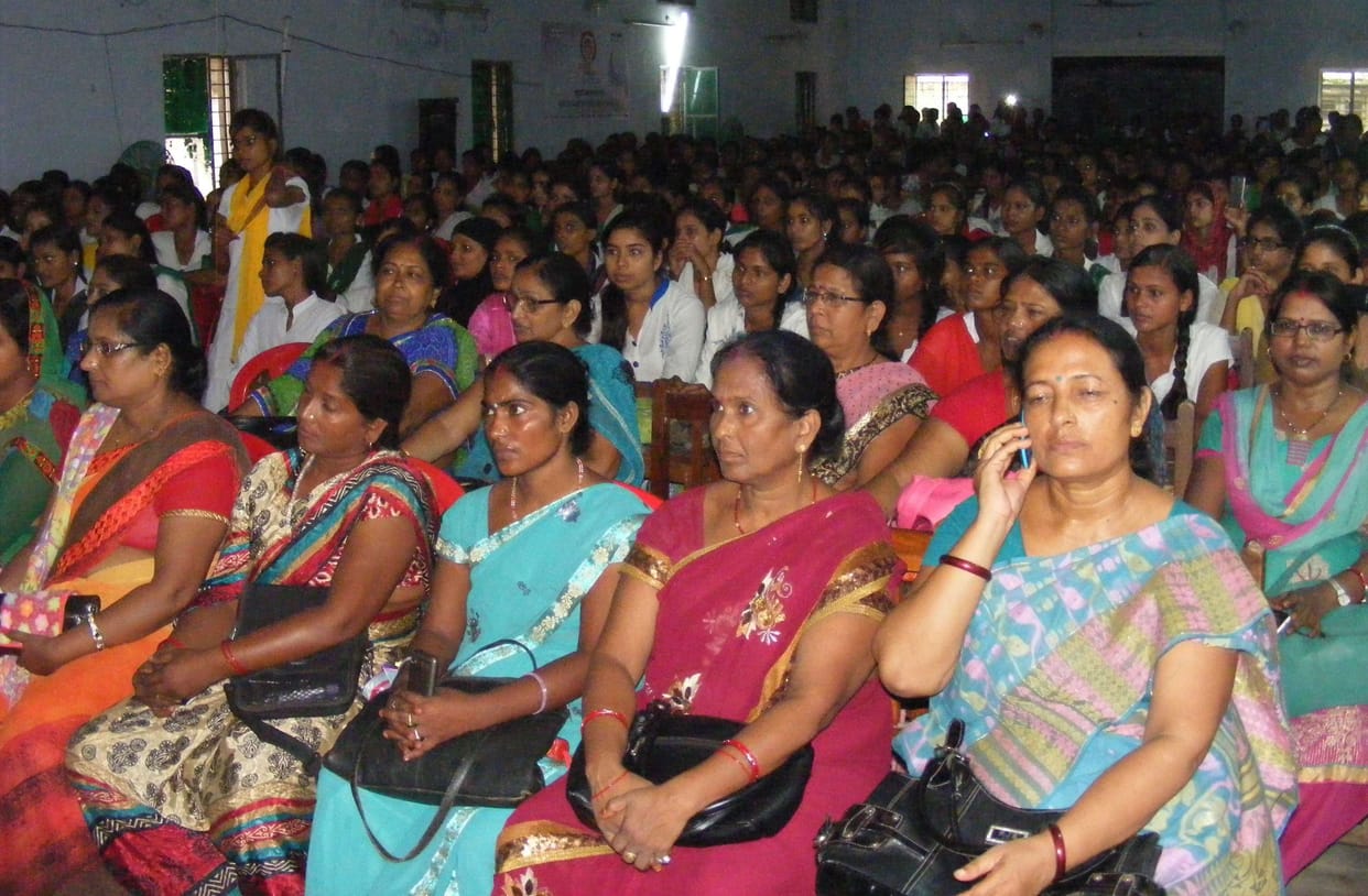 women gets rewarded in amar ujala programmes