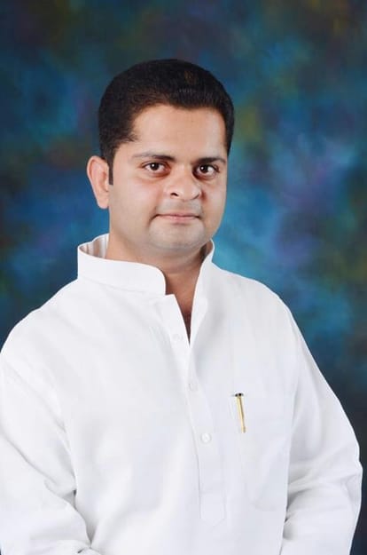 etah mla ashish yadav speaks against ramgopal yadav