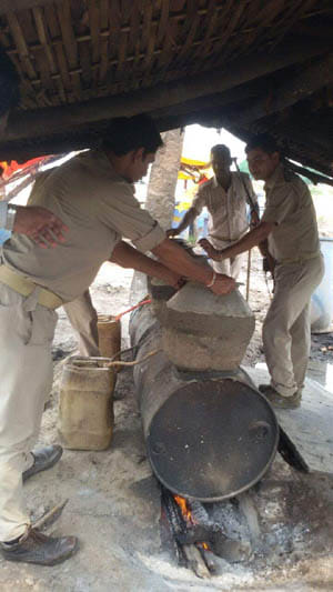  165 liters of raw liquor recovered