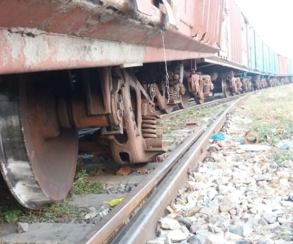  train derailed in ayodhya.
