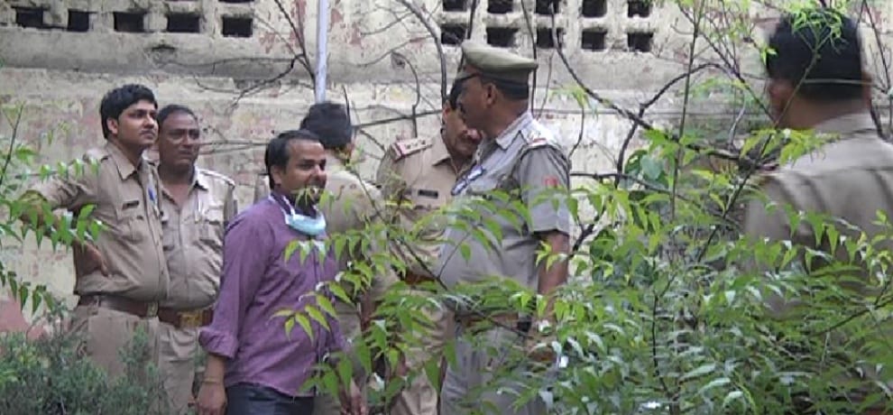 dog enter ghaziabad hospital with fetus of human baby of 6 months in his mouth