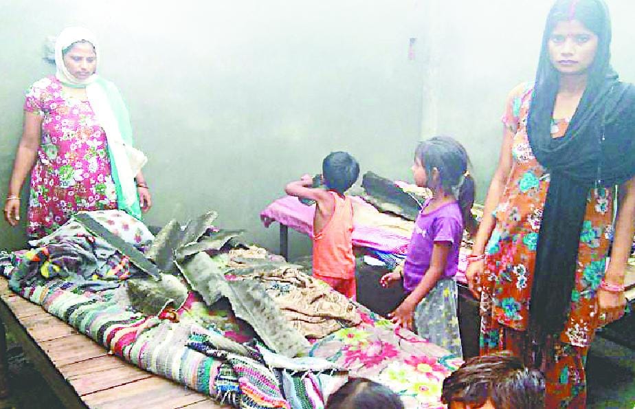 Three houses damaged by lightning, eight injured
