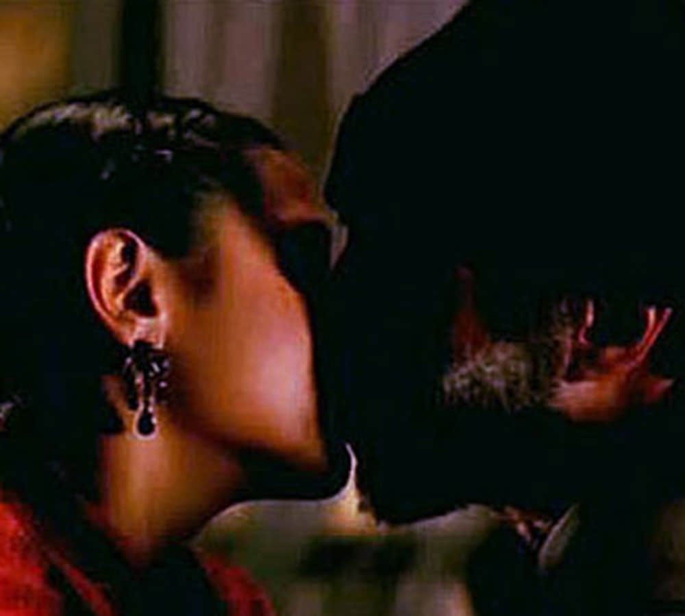 kiss scene of famous bollywood actors