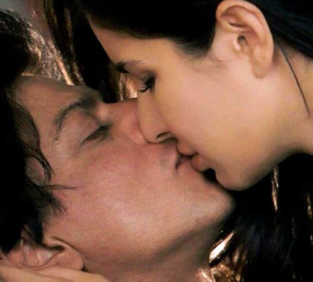 kiss scene of famous bollywood actors
