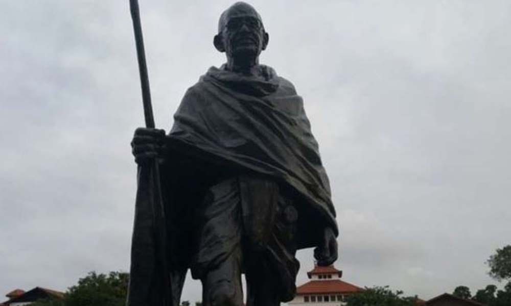 These motivational sayings of mahatma gandhi will surely inspires you in your gloomy time