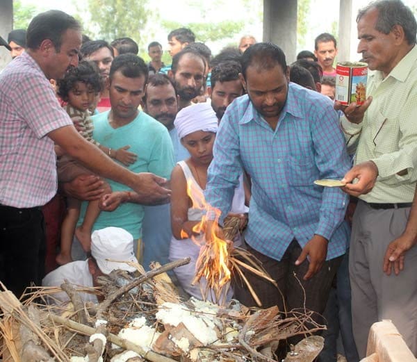 funeral of indian army martyr constablemadal lal sharma in pathankot of punjab