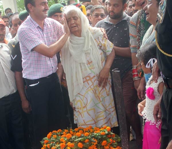 funeral of indian army martyr constablemadal lal sharma in pathankot of punjab