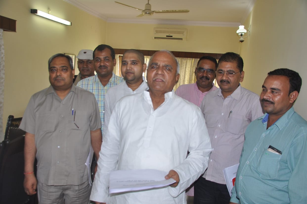 Education minister says, '11 inter college will be clean and green'