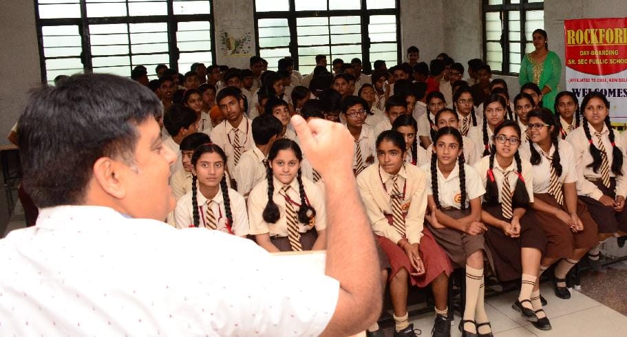 tips to students from police