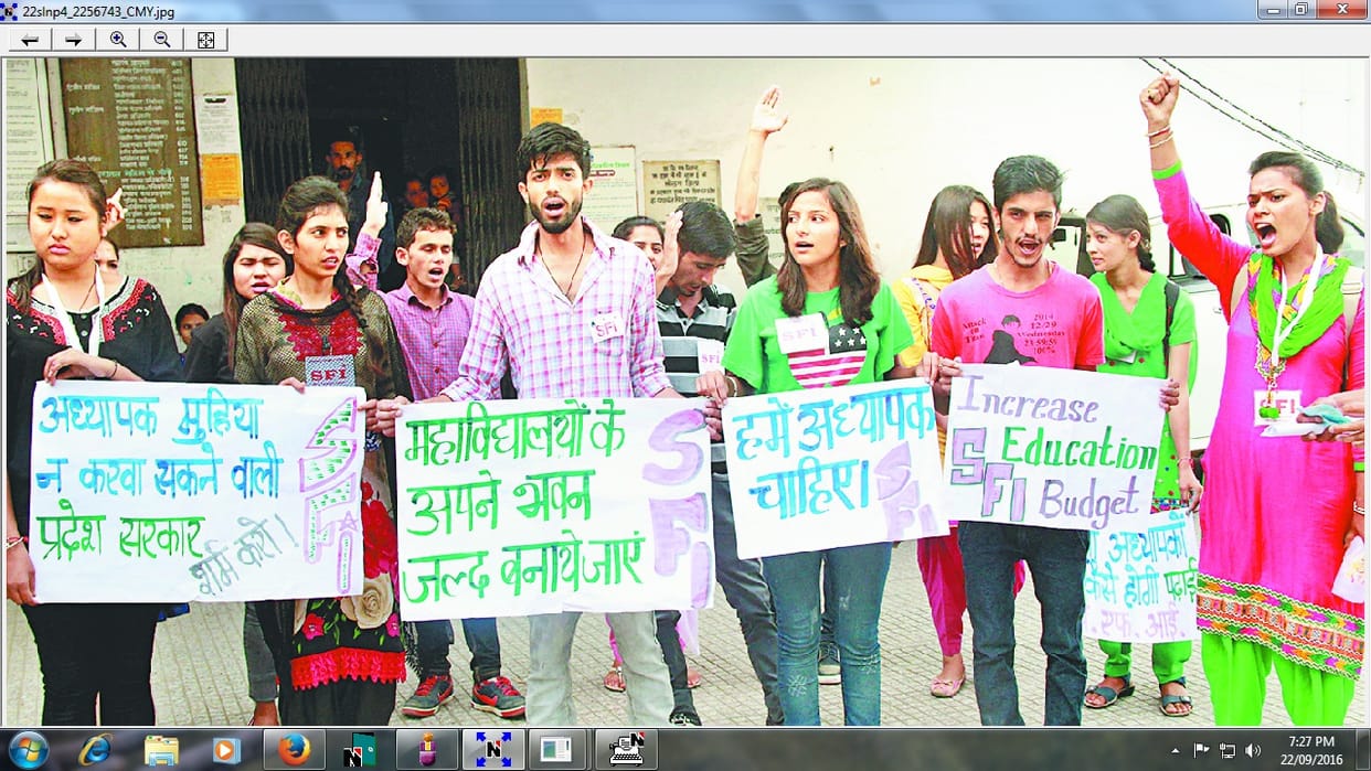 SFI protest in solan 