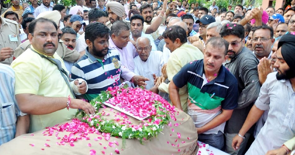 Political leaders reactions on Rss leader jagdish gagneja death