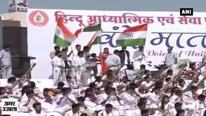 Watch: 1 lakh students sing Vande Mataram together 