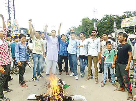 Blew out procession effigy of Pakistan