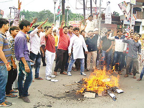 The students burned an effigy of Pakistan