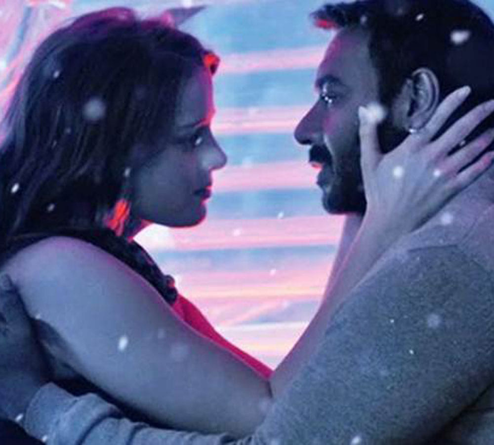 amitabh bachchan said about ajay devgan kiss in shivay