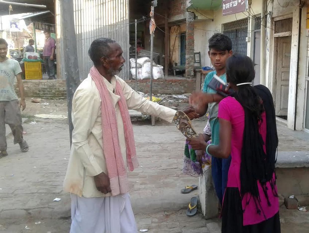 Srerah young man beaten to tamper slippers