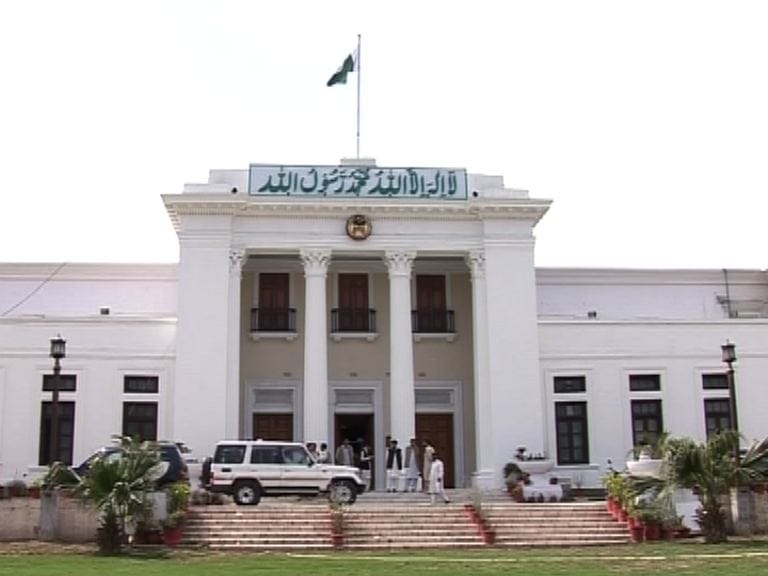 pakistan hindu leader plans to move court over mpa oath issue