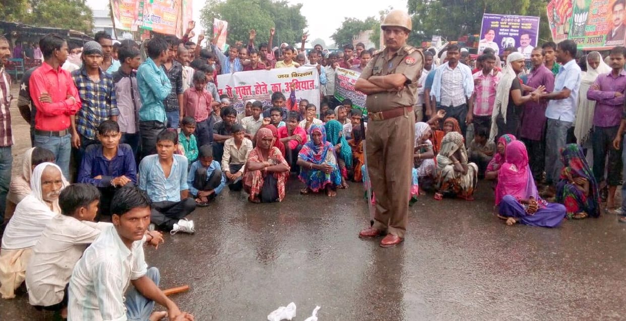 Flood victims intersection jam imposed
