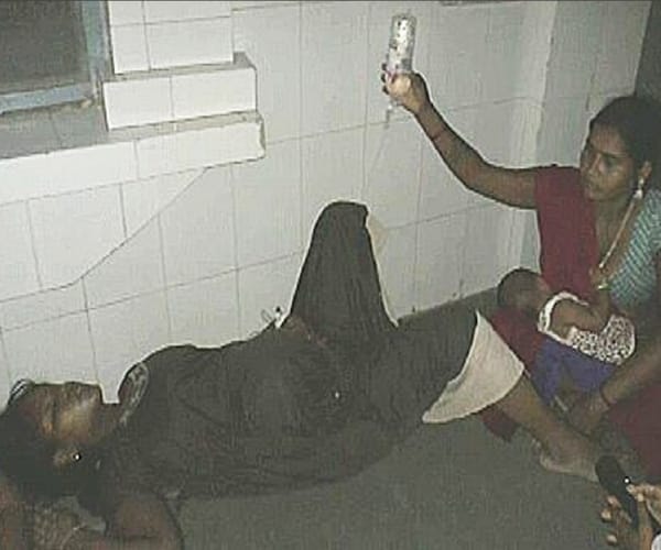  A lady delivered a baby in bathroom in balrampur.