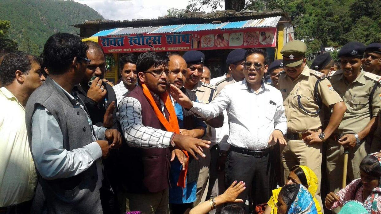 Villagers blocked the highway for an hour.