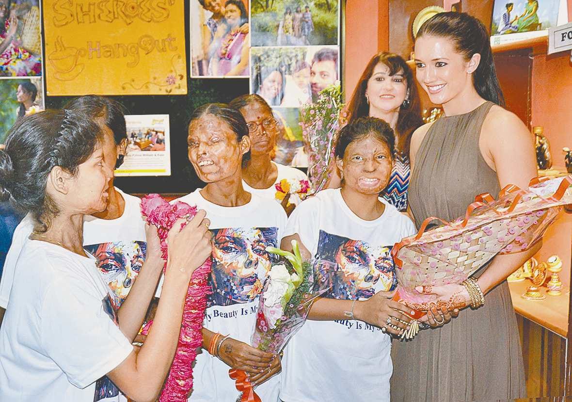 Acid attack survivor met Miss Universe