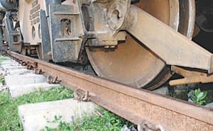 ingine derail in  pratapgarh