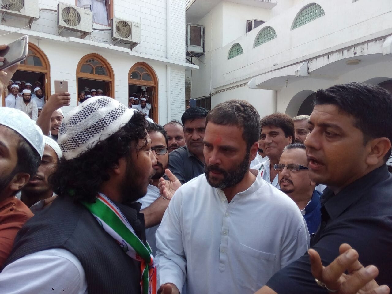 mp rahul gandhi road show in lucknow