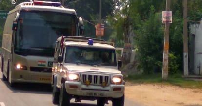 sada-e-sarhad bus route changed in fatehgarh due to protest against uri terror attack