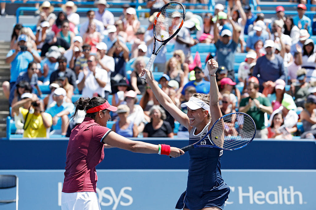 Sania Mirza Storms into Finals Of Pan Pacific Open