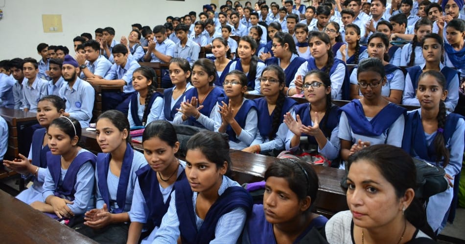 pathshala, police ki pathshala, traffic police ki pathshana, amar ujala pathshala event