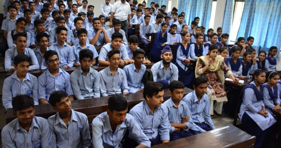 pathshala, police ki pathshala, traffic police ki pathshana, amar ujala pathshala event