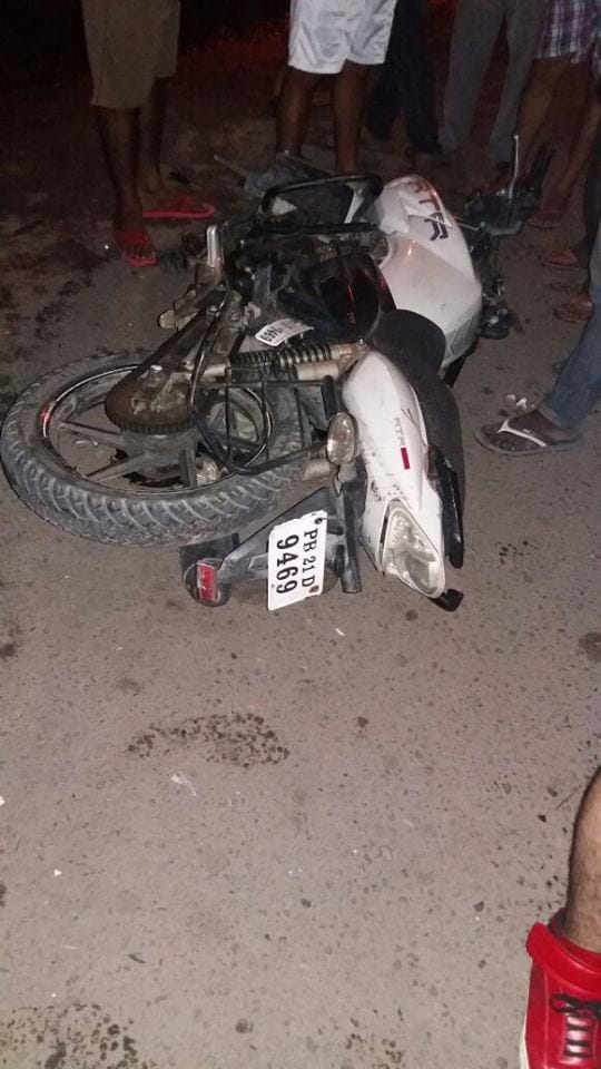 1 killed 4 serious in a accident at Dasuha hoshiarpur