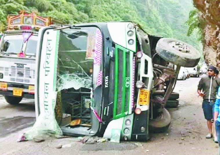 bus collide on road