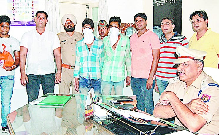 Disclose bullion robbery, two arrested