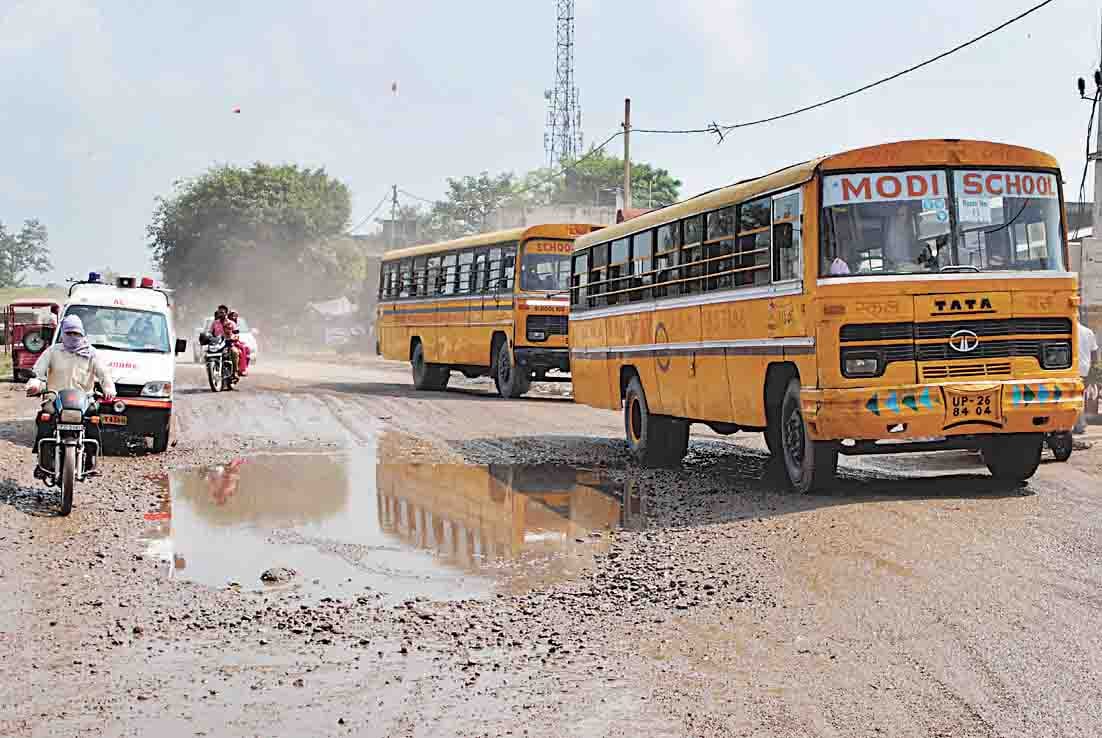 five students injured