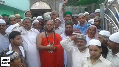 Muslim community raise voice on slogans of pakistan murdabad in varanasi
