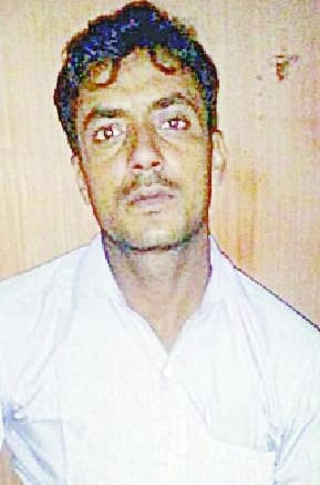Garden contractors looted Rs assaulting