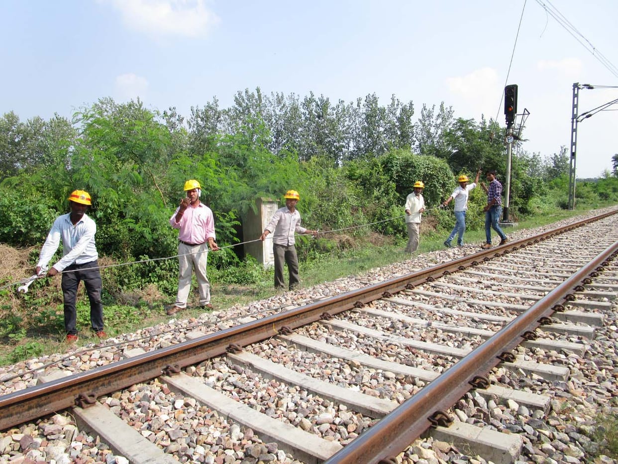 OHE broken wire, Meerut Khurja affected rail route