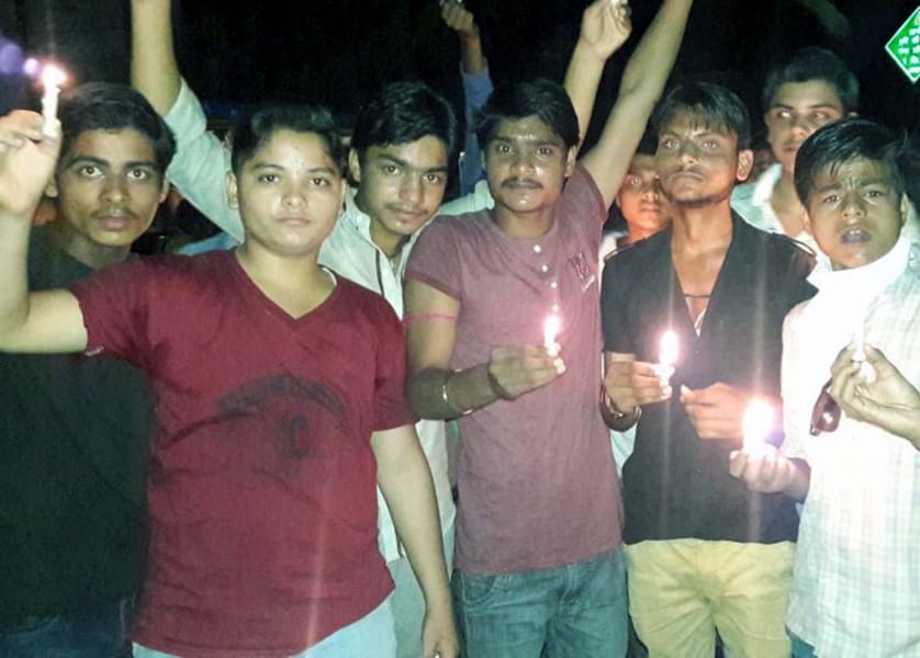 vyaapaariyon ne phoonka paak peeem ka putala