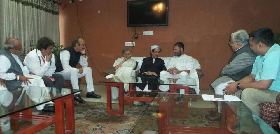 Rahul Gandhi meets to kalbe sadiq.