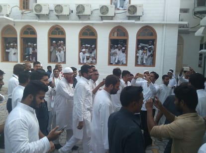 Rahul Gandhi meets to kalbe sadiq.