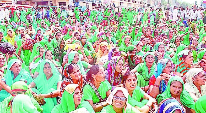 At the city's jam anganbadis stalemate