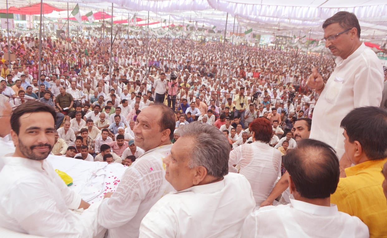 "Modi lie, sugarcane farmers did not pay